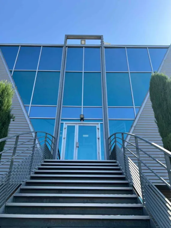 Nettoyage de vitre d’un immeuble professionnel à Raon-l’Étape, Raon-l’Étape, AK CLEAN